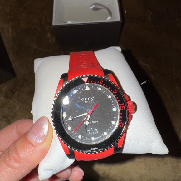 Gucci Swiss Dive Red Rubber Strap Watch - Picture 3 of 10
